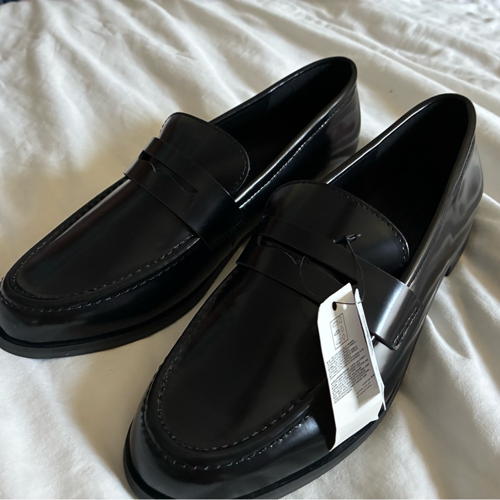 Banana Republic Sleek Black Loafers